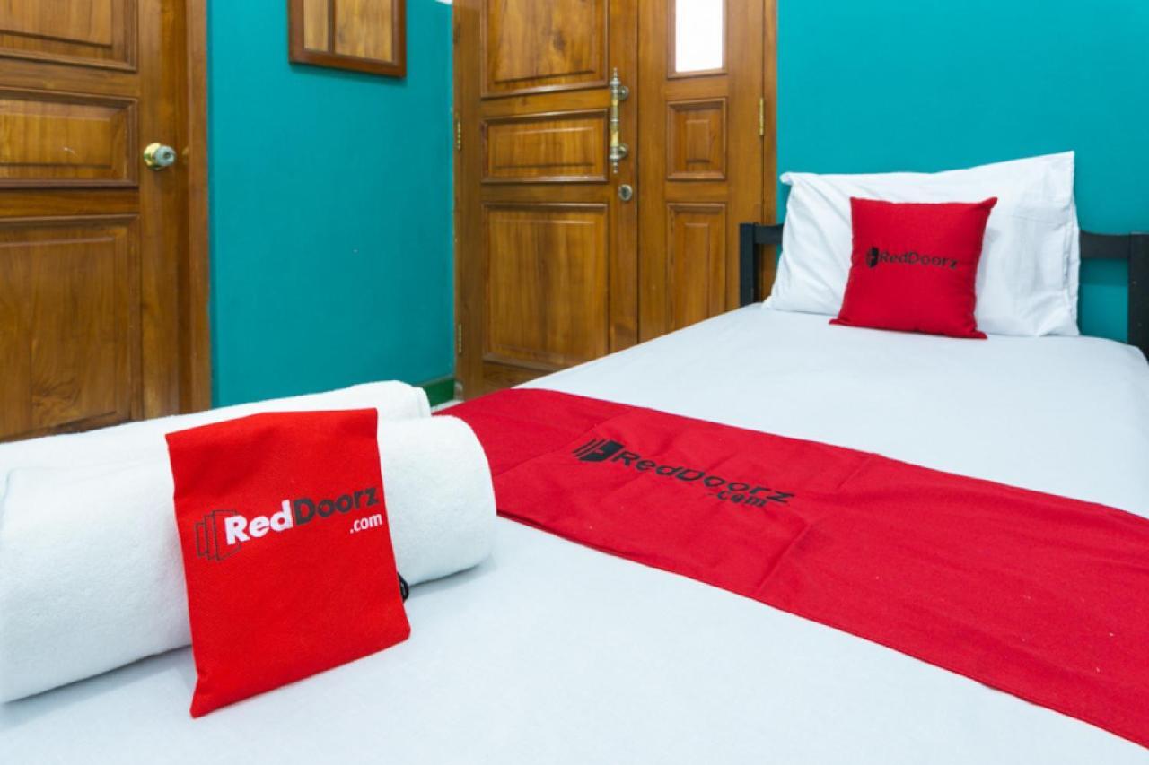Hotel Reddoorz Syariah Near Alun Alun Magelang Bayeman Exterior foto