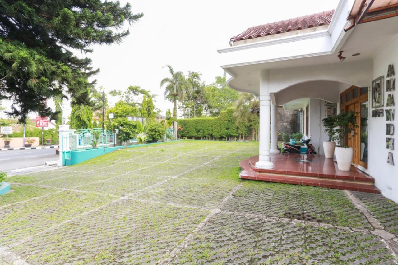 Hotel Reddoorz Syariah Near Alun Alun Magelang Bayeman Exterior foto